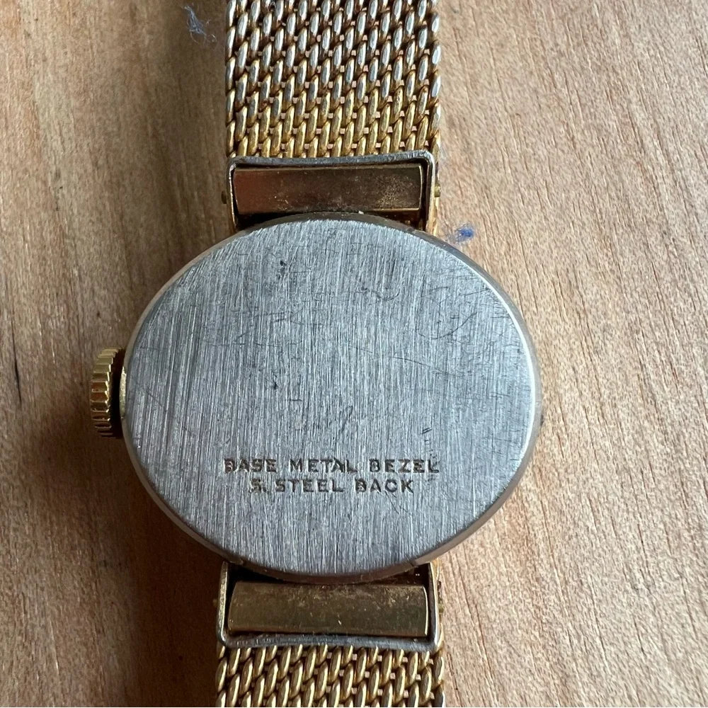 Vintage Timex ladies oval gold tone mechanical watch